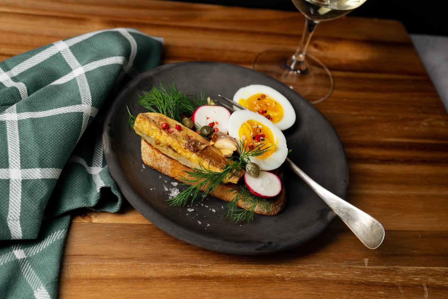 MACKEREL FILLETS WITH THYME AND LEMON